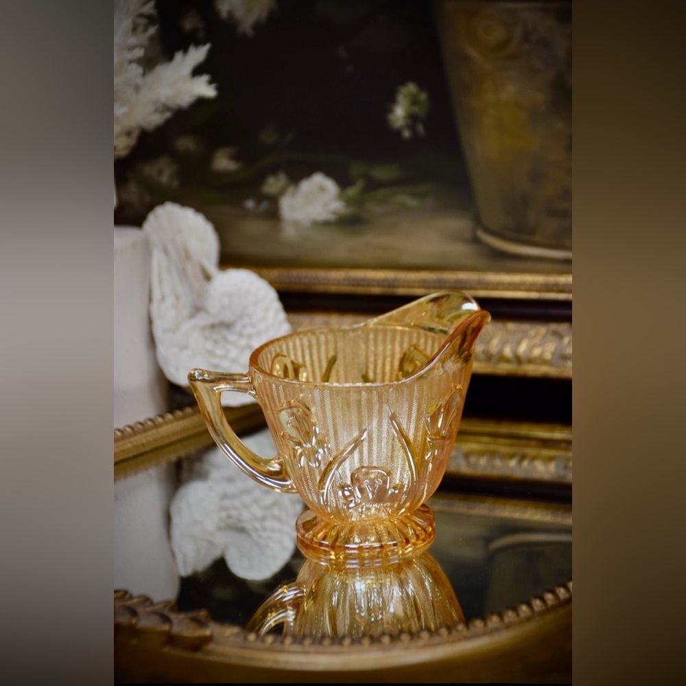 Vintage‎ carnival glass creamer